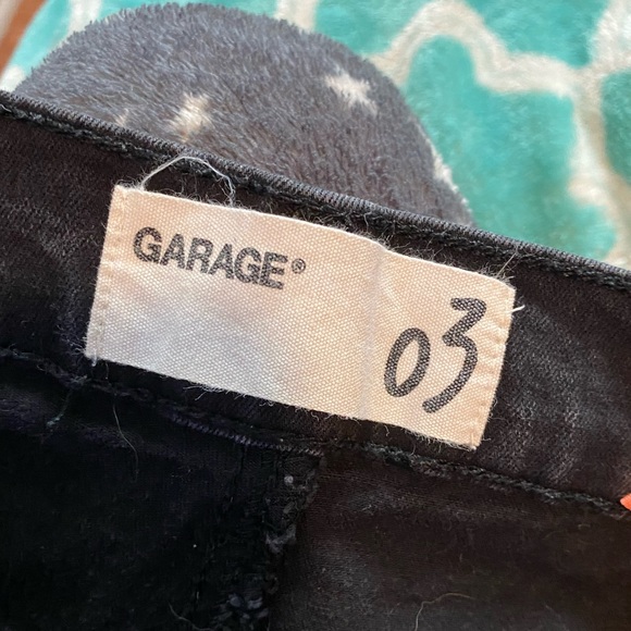 Black Garage hi rise jean shorts - Picture 3 of 4